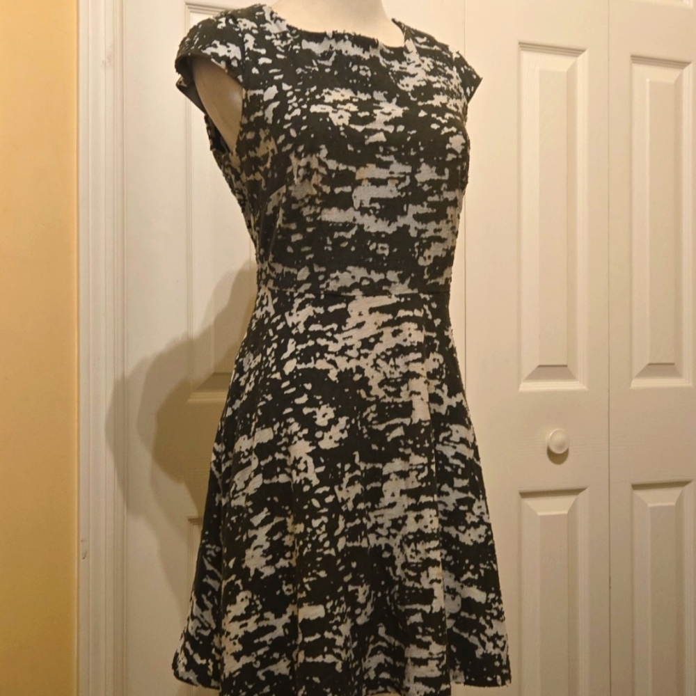 COCONINNO fit and flare dress sz M
